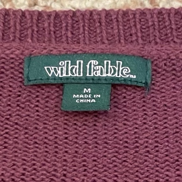 Wild fable Crop Top Buttoned Maroon Sweater Size M - Picture 5 of 5